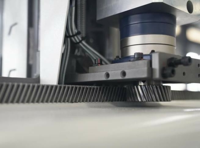 Универсальный обрабатывающий центр с ЧПУ HOLD HMG 4-300T