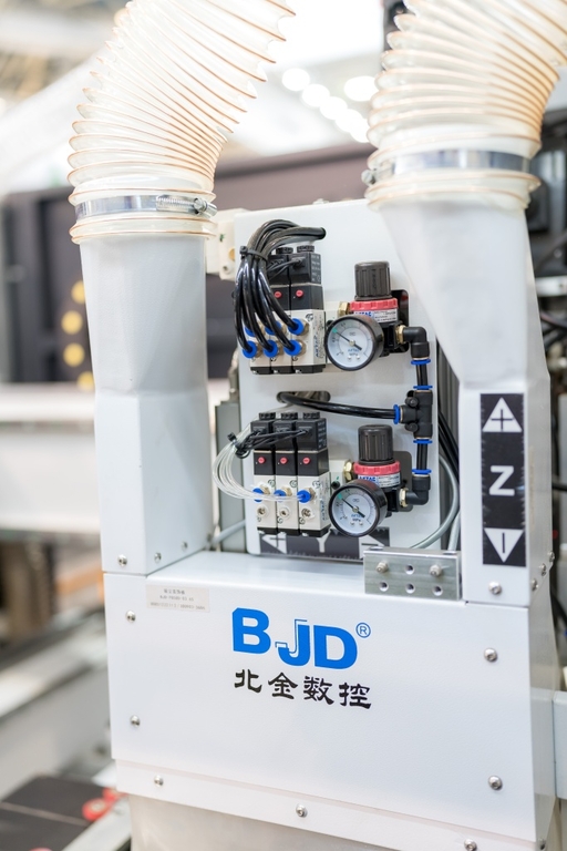 Сверлильно-присадочный станок с ЧПУ BJD LP810DL