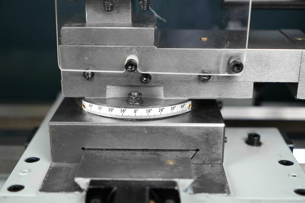 Настольный токарный станок Metal Master MasterTurn 2550GV