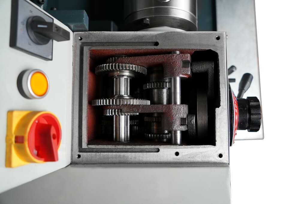 Настольный токарный станок Metal Master MasterTurn 2550GV