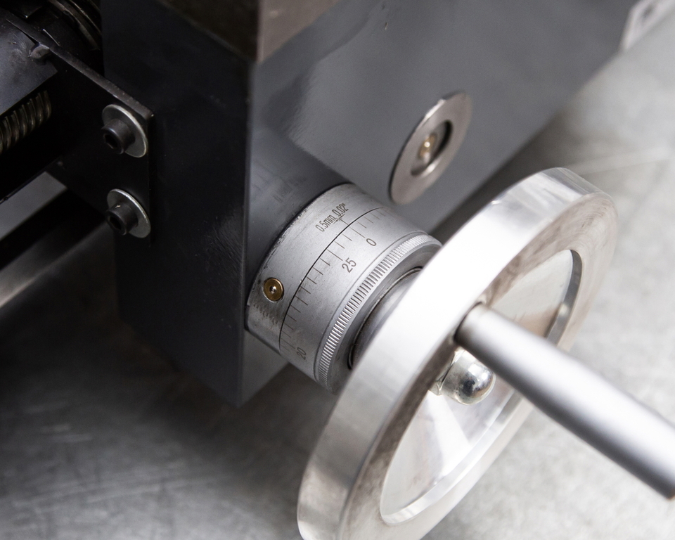 Настольный токарно-винторезный станок Metal Master MasterTurn 3360E