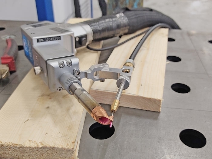 Волоконно-лазерный сварочный аппарат MFKY-W-HW2000-C 2кВт JPT с механизмом подачи проволоки