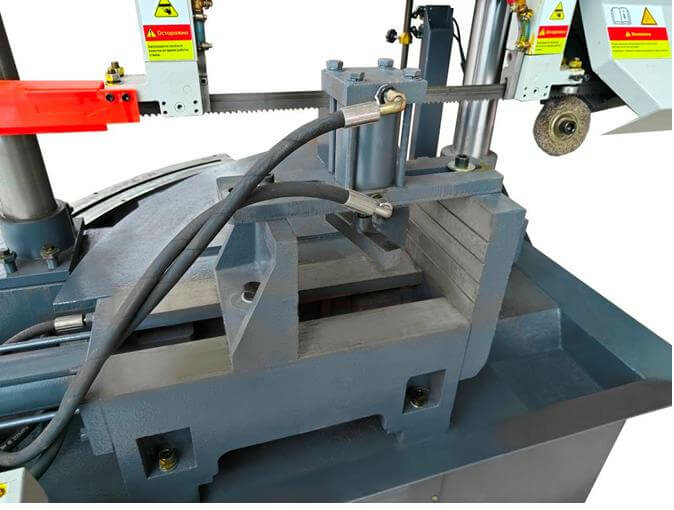 Полуавтоматический ленточнопильный станок MetalMaster MGH-500 Z60