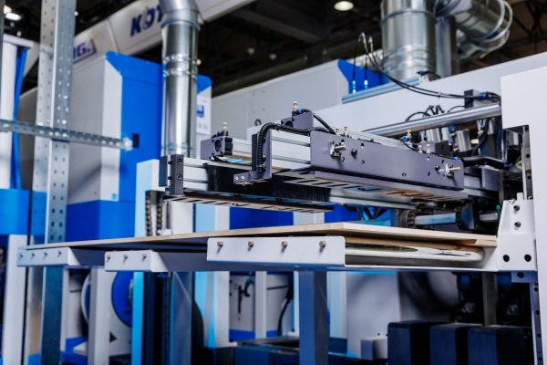 Автоматический сверлильно-присадочный станок KDT-6022NS