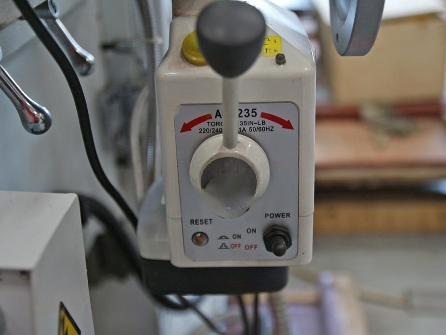 Широкоуниверсальный фрезерный станок FFH1