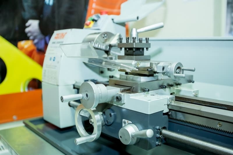 Токарно-винторезный станок Metal Master MML 2550 V