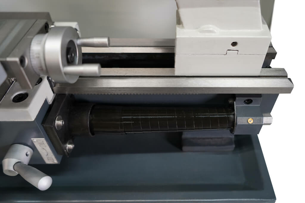 Настольный токарно-винторезный станок Metal Master MML 2140VE