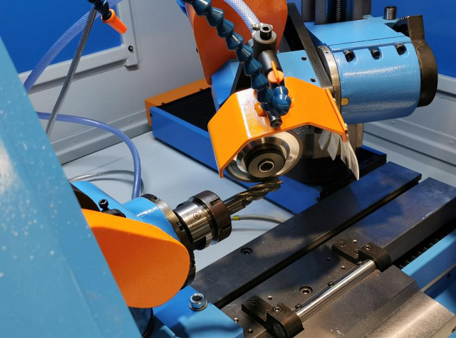 Автоматический универсальный заточной станок с ЧПУ LAKFAM ASP-631F SL