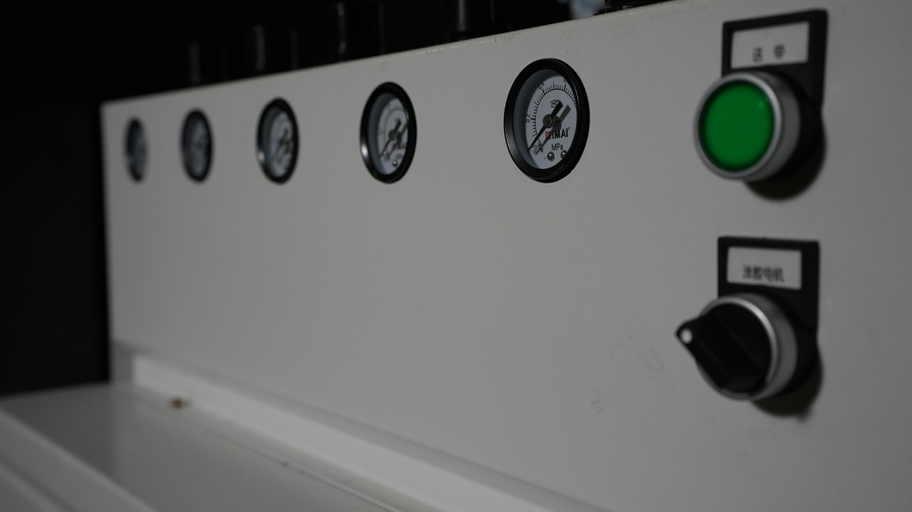 Автоматический кромкооблицовочный станок с серво-перенастройкой основных узлов ADVANTAGE 5000RF SERVO