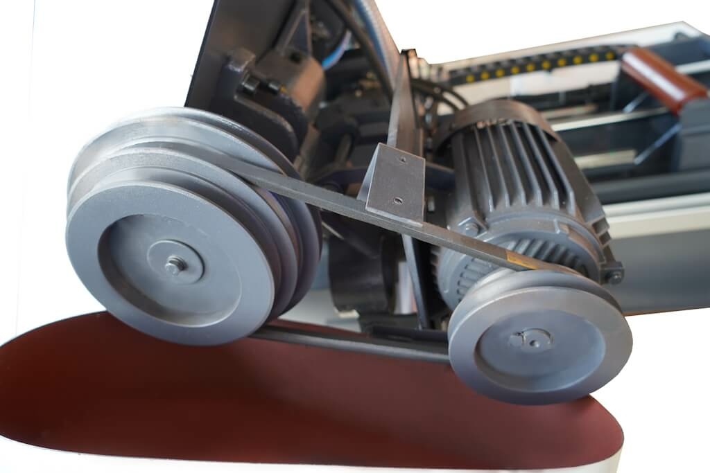 Автоматический ленточнопильный станок MetalMaster MSK 300 Е