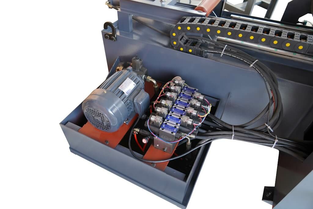 Автоматический ленточнопильный станок MetalMaster MSK 400 Е