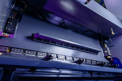 Листогибочный пресс с ЧПУ MetalTec HBС 110/2500 4+1 ЧПУ МТ-15