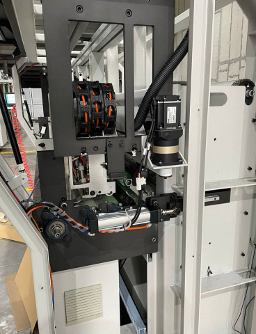 Автоматический резательно-рилёвочный центр с ЧПУ Beaver PACKMATIC TURBO 8K