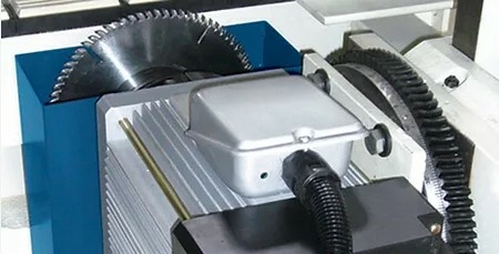 Двухсторонние шипорезные станки E-Chain серии S-Type. 6 шпинделей