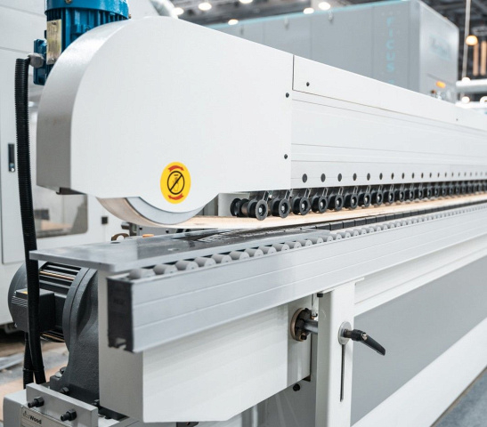 Кромкошлифовальный станок проходного типа EcoWood S1W1