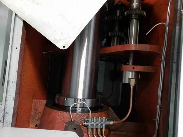 Токарный станок с ЧПУ КЕ80