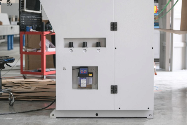 Автоматический рилевочно-резательный станок Beaver PACKMATIC Z-flat 8K