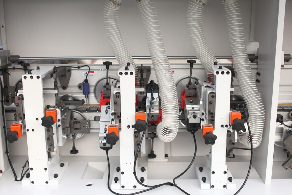 Кромкооблицовочный автоматический станок HOLD HD782