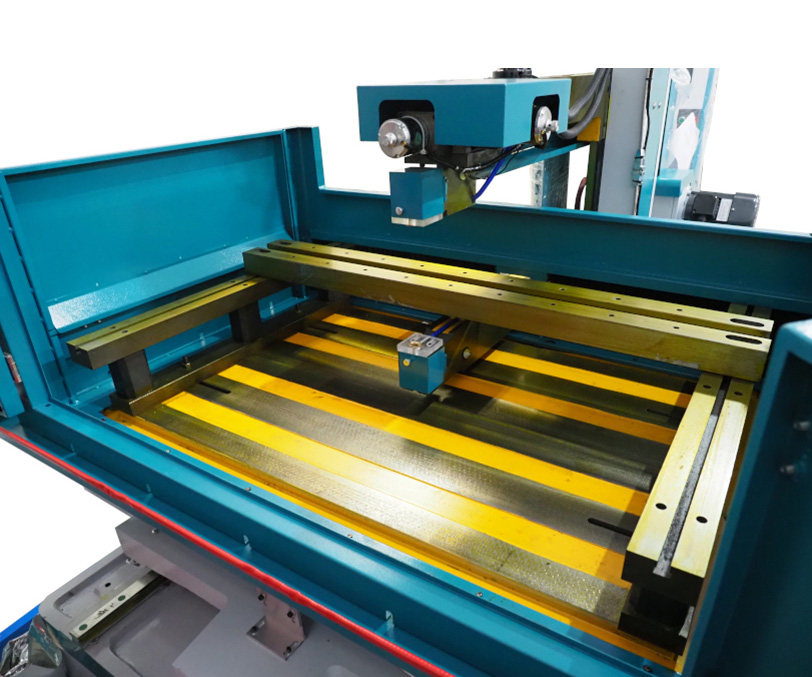 Электроэрозионный проволочно-вырезной станок MetalCraft  DK7750-A15-LK