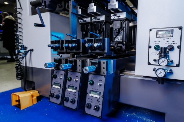 Автоматический сверлильно-присадочный станок KDT-6032NS