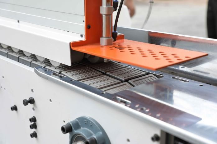 Кромкооблицовочный автоматический станок HOLD HD315