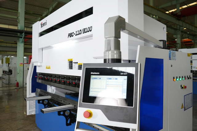 Гидравлический листогибочный пресс SMD PBC-110/2500