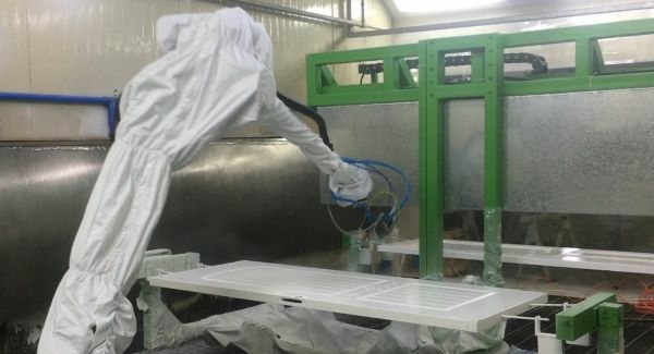 Профессиональный покрасочный робот для покраски дверей