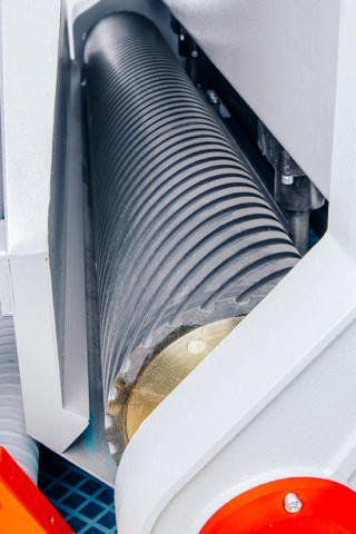 Калибровально-шлифовальный станок с нижним расположением узлов SUR-R 1300