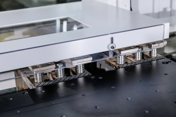 Сверлильно-присадочный центр с ЧПУ KDT KD-610RH