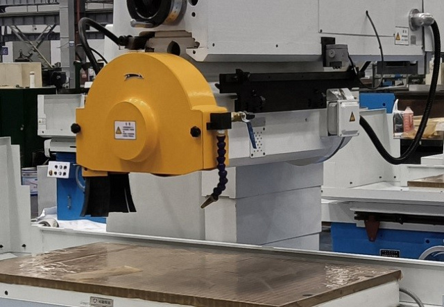 Плоскошлифовальный станок UNIVEQ USG 40100H