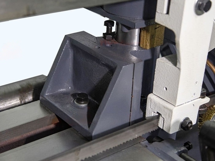 Полуавтоматический двухстоечный ленточнопильный станок G4220