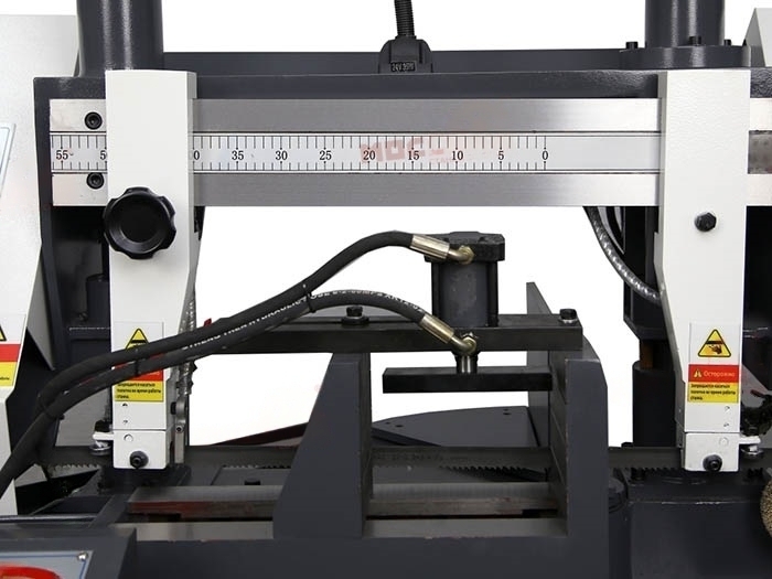 Полуавтоматический двухстоечный ленточнопильный станок G4250Z с поворотной рамой