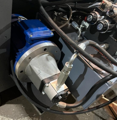 Полуавтоматический ленточнопильный станок IRONMAC CUT-350 CSAF RUS