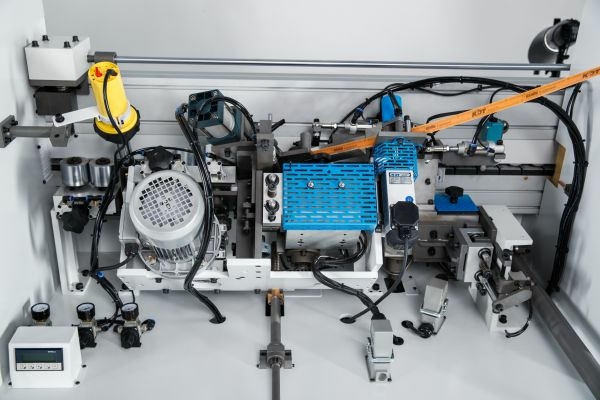 Автоматический кромкооблицовочный станок KDT KE-396JB