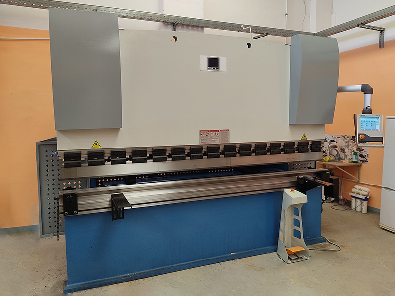 Гидравлический листогибочный пресс PBH125/3200 с контроллером E300