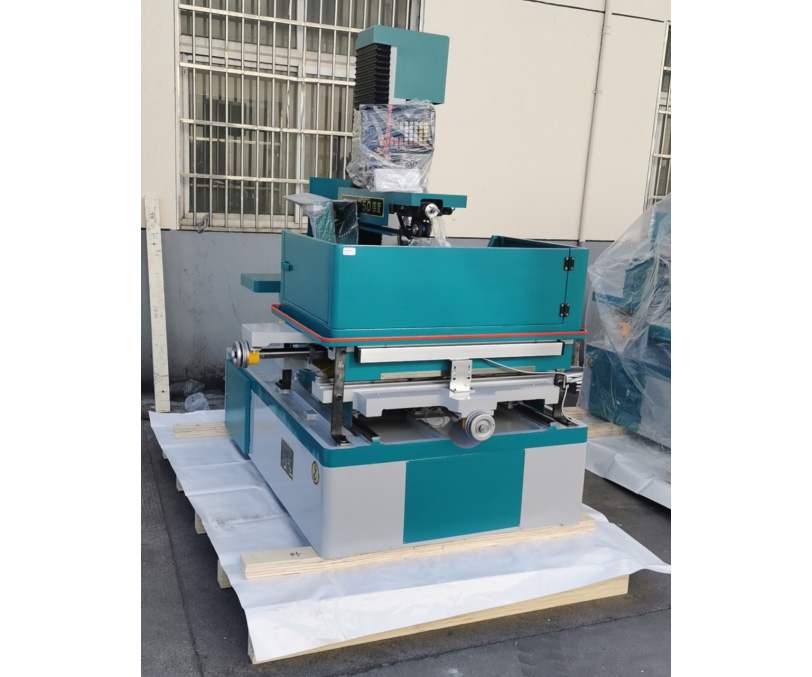 Электроэрозионный проволочно-вырезной станок MetalCraft  DK7750-A15-LK