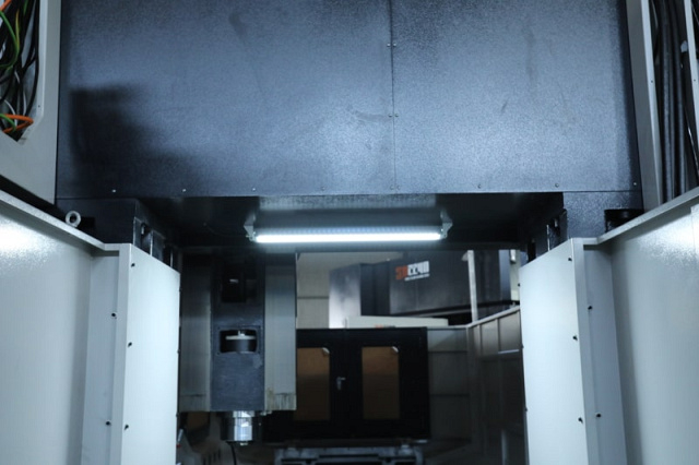 Портальный фрезерный центр KPM 1530