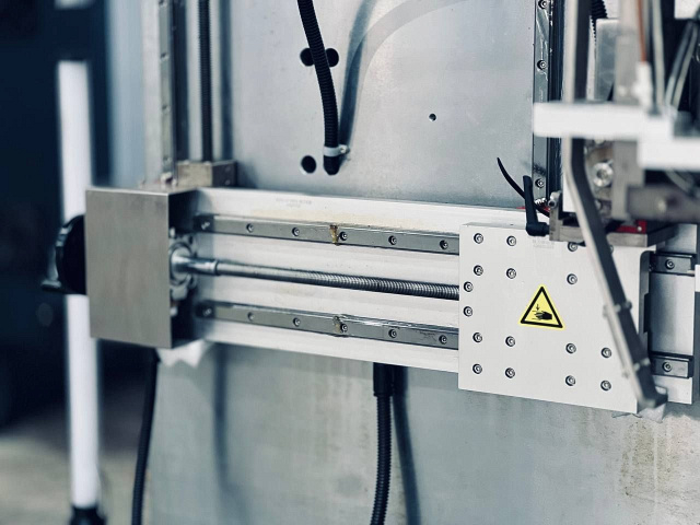 Автоматический станок для напайки твердосплавных пластин на зубья дисковых пил HZ800