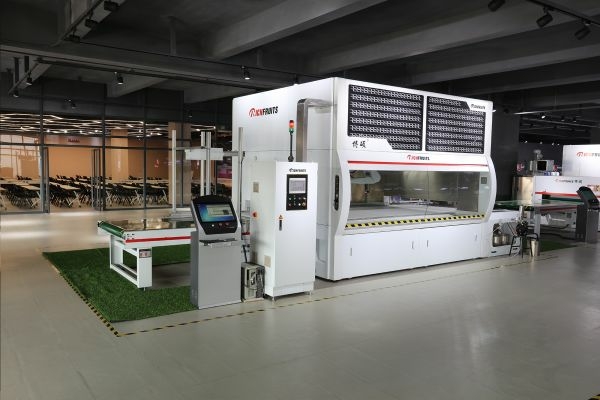 Роботизированный покрасочный станок RICHFRUITS MH7413×1/D/JR