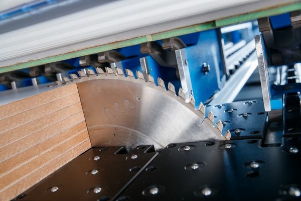 Форматно-раскроечный центр KDT KS-832D