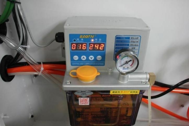 Автоматический сверлильно-присадочный станок с чпу WoodTec HBM 621L