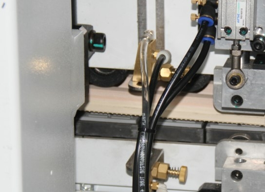 Кромкооблицовочный автоматический станок  BJD F832JSR