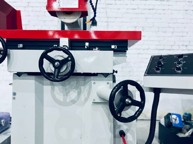 Плоскошлифовальный заточной станок c электроприводом IRONMAC 250D