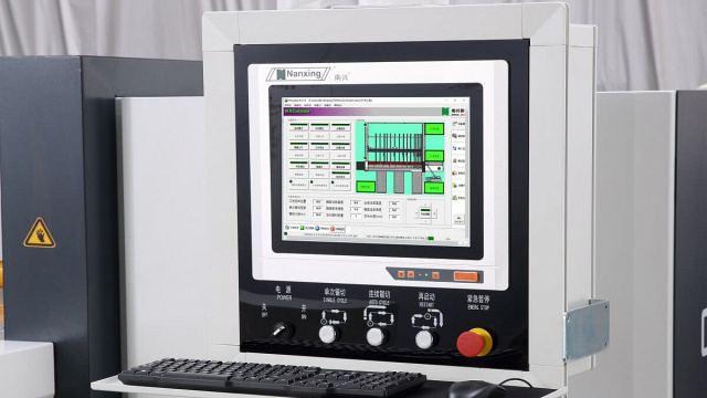 Форматно-раскроечный центр с ЧПУ Nanxing NPC 380