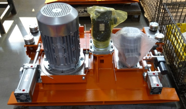 Раскроечный центр серии INDUSTRIAL Filato NP-330HG