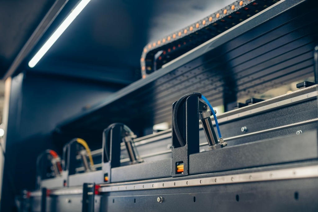 Автоматический станок для резки и рилевки картона NEOBOX 8