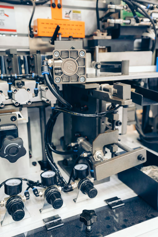 Кромкооблицовочный автоматический станок HOLD HD6211С