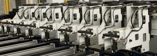 Фрезерный обрабатывающий центр пакетного раскроя с присадкой ChangFeng CF-JET3020.CNC