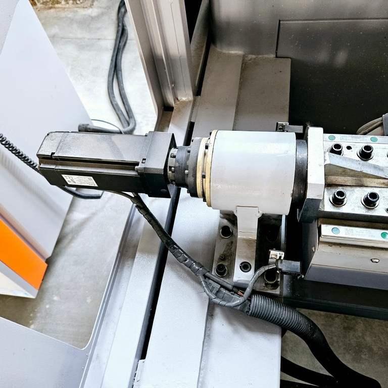 Двухшпиндельный сверлильно-фрезерный станок с ЧПУ ZSSD-CNC-3000 для обработки алюминиевого профиля