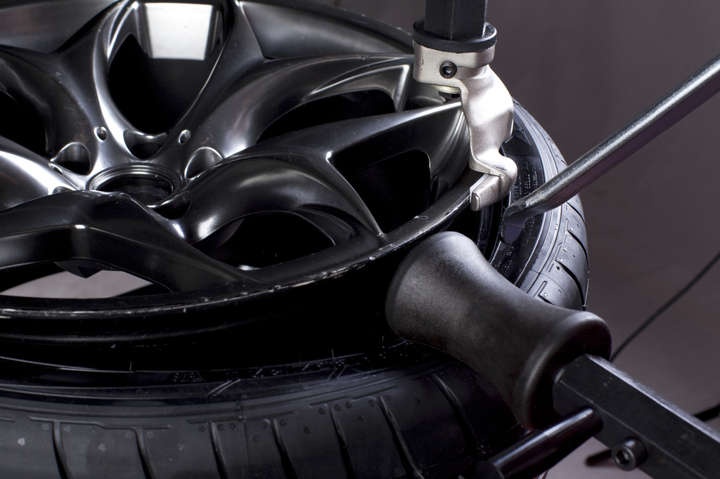 Шиномонтажный станок автомат  M-231P36 AE&T (380В)